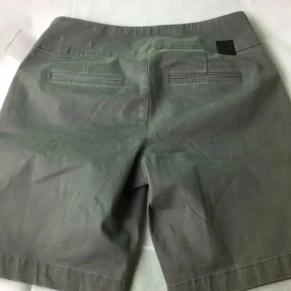 Jageans shorts 4 - Picture 13 of 16